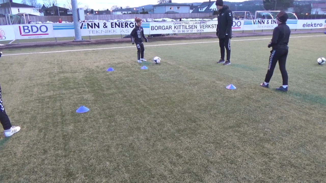 NY 134 Medtak Cruyff-pasning innside.mp4